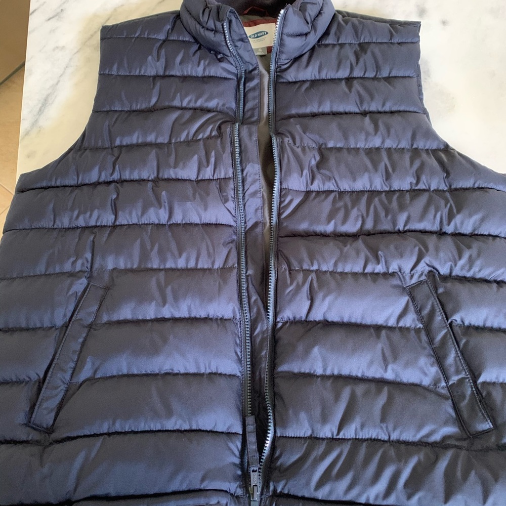 Navy Blue Narrow-Channel Puffer Vest